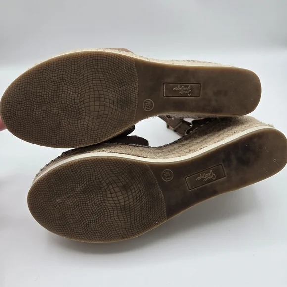 Crown Vintage Daffodil Brown Suede Espadrille Wedge Sandals Size 7.5 - Picture 16 of 16